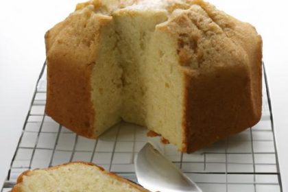 Fluffy Magic: Baking Vanilla Sponge Cake in a Pressure Cooker